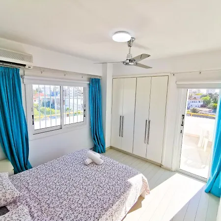 Sun Kissed Apartment *